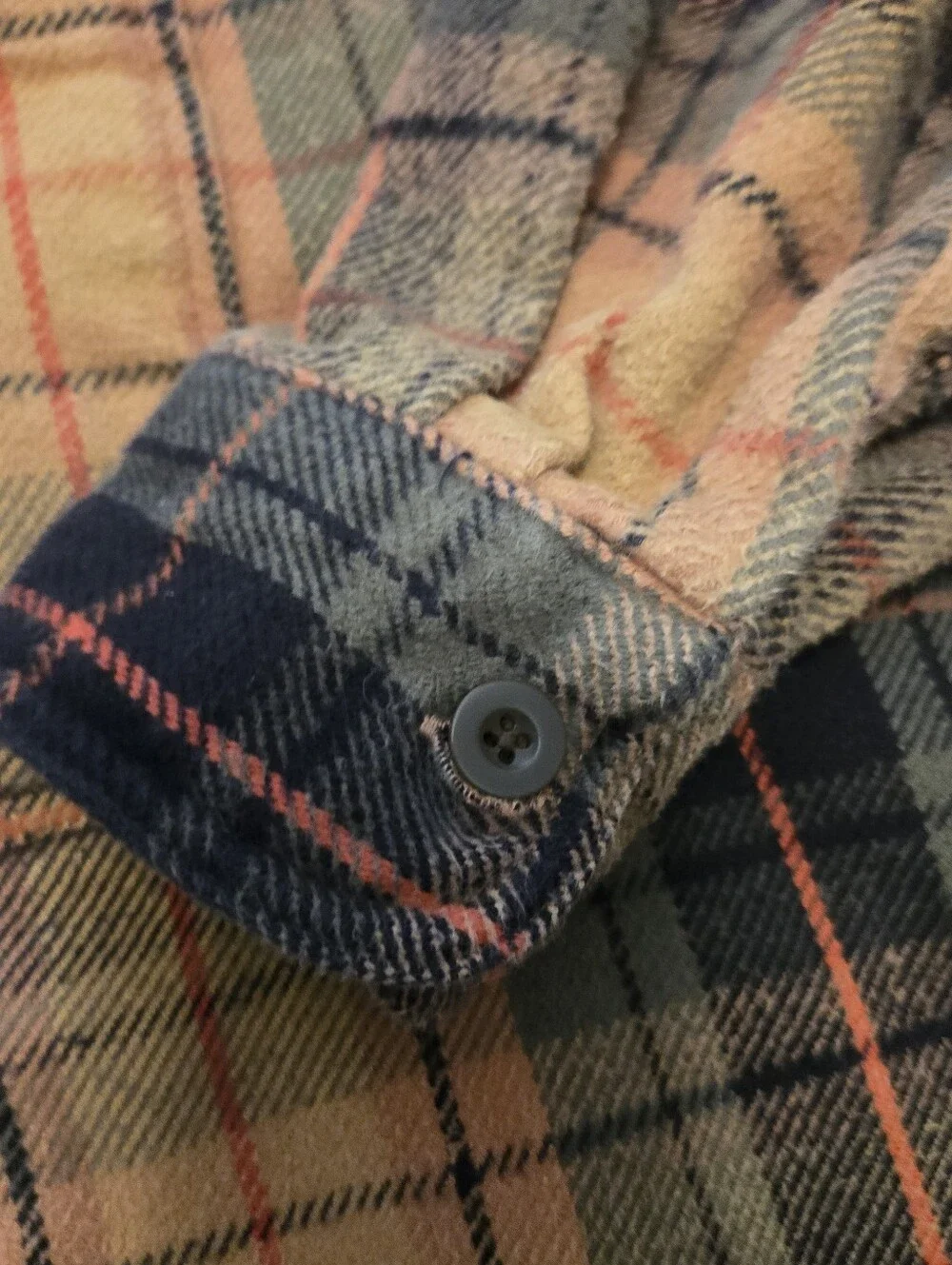 Vintage 90s Cabela's Logger Flannel Shacket Size Large Raw Hem Small Hole